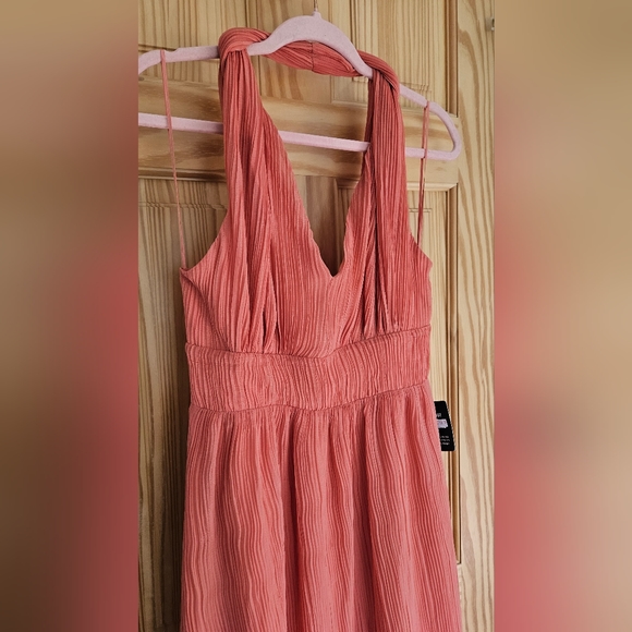NWT Express Pleated Twisted Halter Neck Midi Dress in Apricot Orange Size Small - Picture 6 of 12